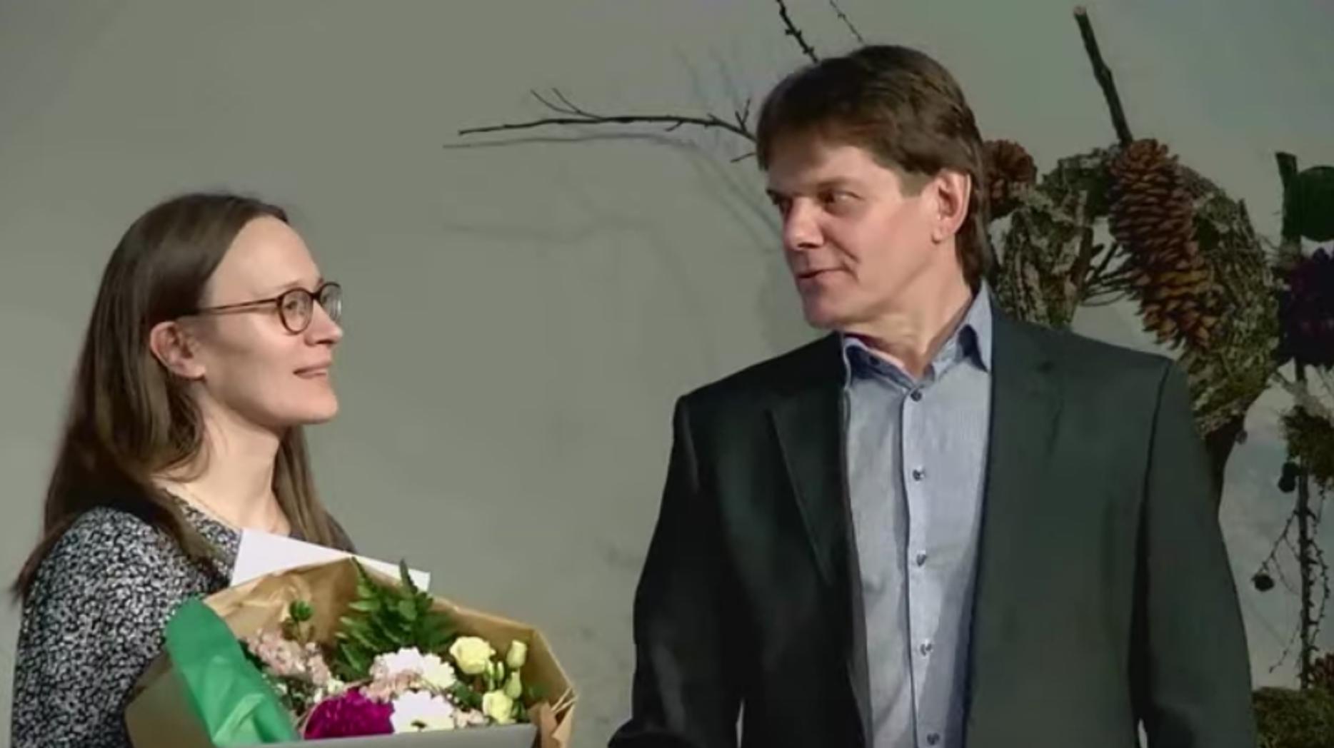 Hans Pauli og Inga og blómur høvuðsmynd.png